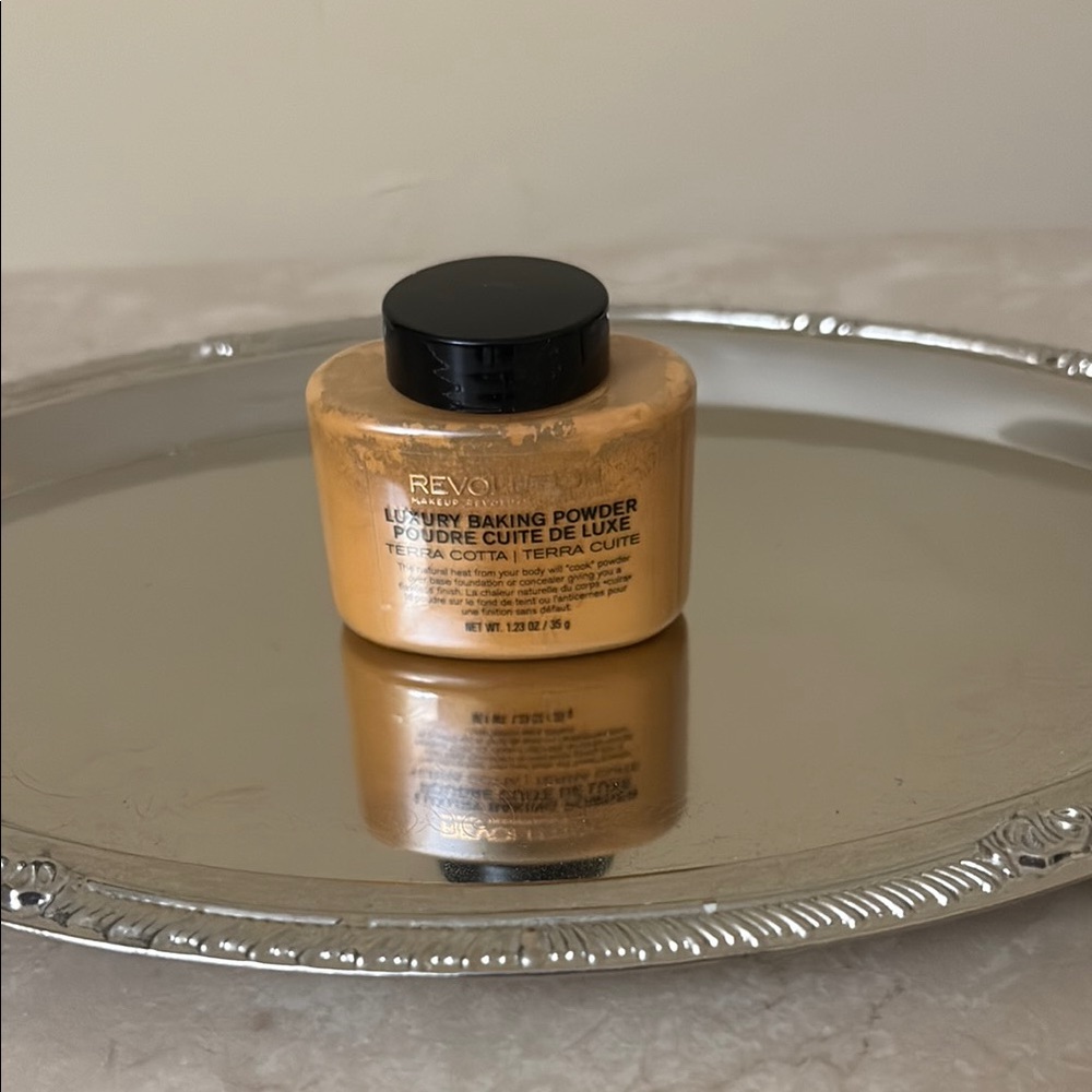 Revolution Luxury Baking Powder in Terra Cotta NEW